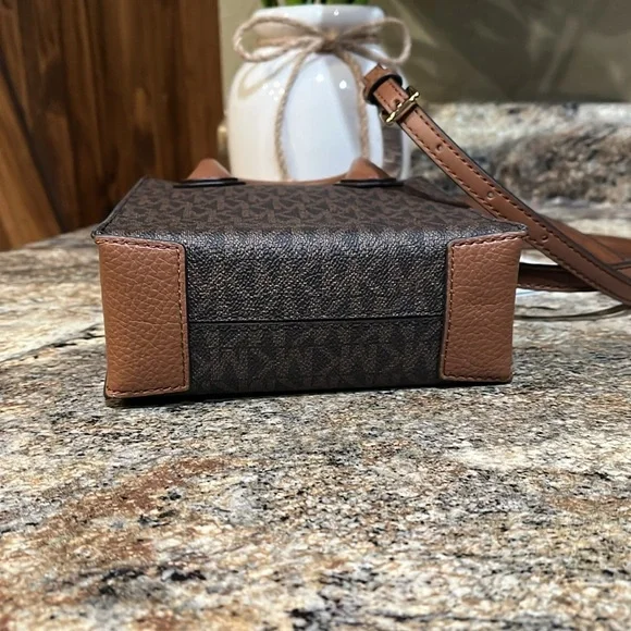 MICHAEL KORS NWT MERCER XS SHOPPER CROSSBODY SATCHEL BAG MK BROWN
